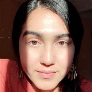 Meet your Posher, Magaly
